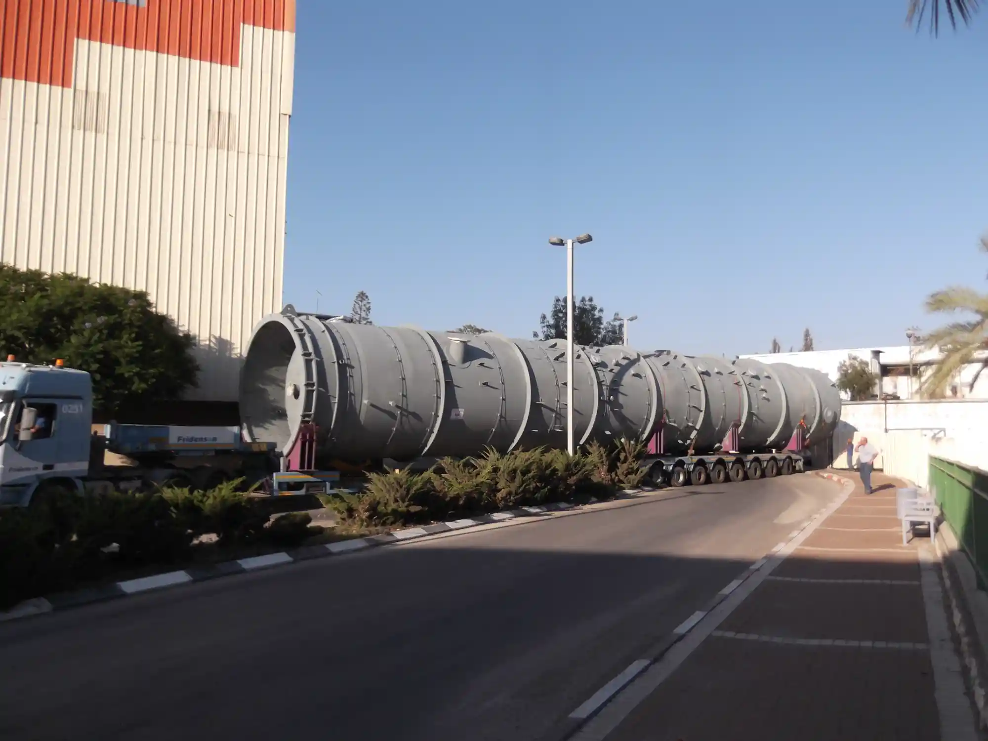 13032-מגדל בתי זיקוק